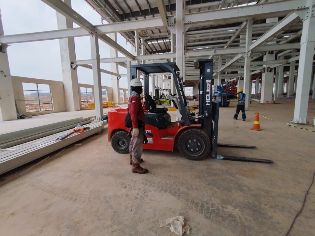 uji riksa forklift, Sertifikat Laik Operasi Forklift, Sertifikasi K3 Forklift Kemnaker,